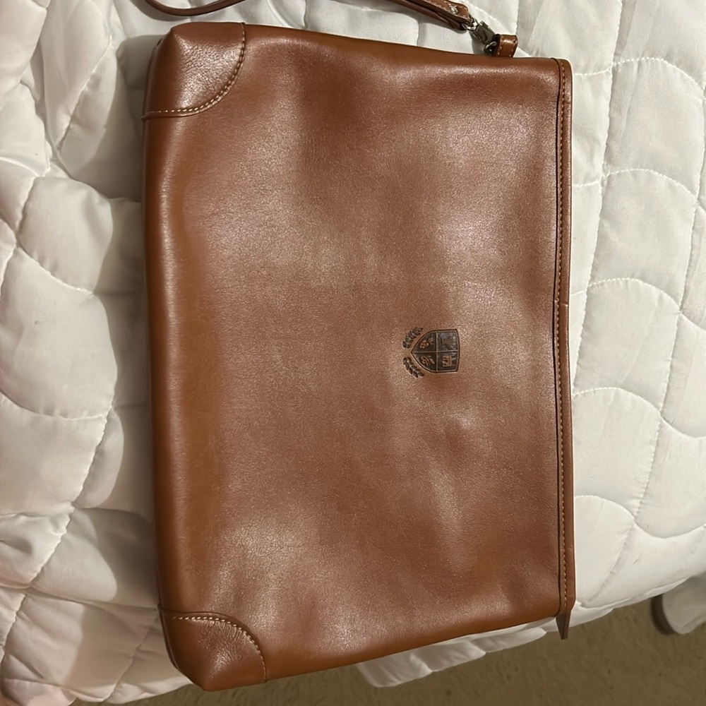 Brown clutch.
